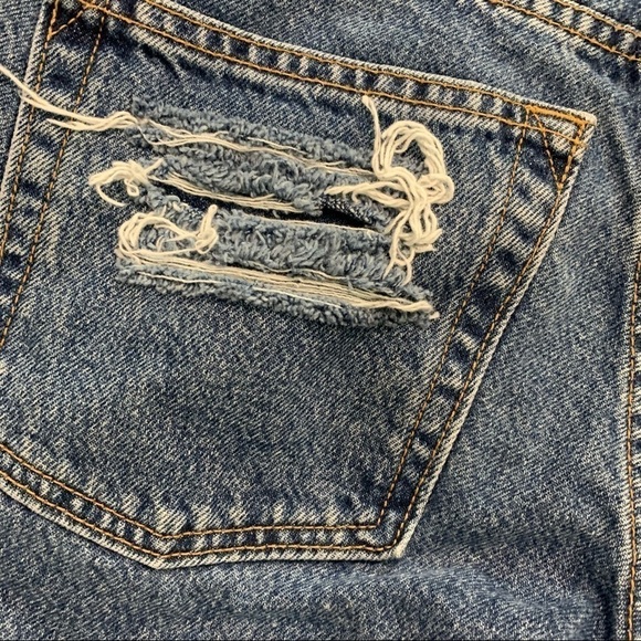 Levi’s cut off high waisted ripped shorts size 30 - Picture 6 of 6